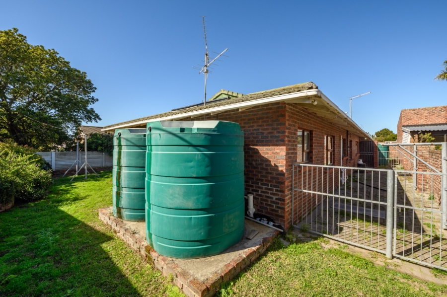 4 Bedroom Property for Sale in Charlo Eastern Cape
